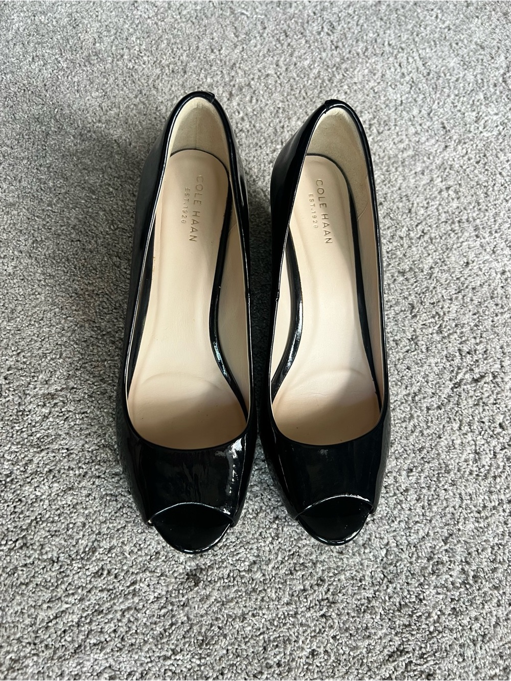 Cole Haan Women’s 7.5 Sadie Pump Black Patent Wedge Heel Peep Toe Dress Shoes - Picture 6 of 7